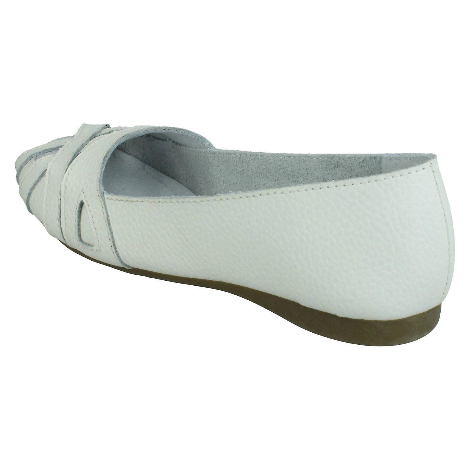 down to earth ladies shoes