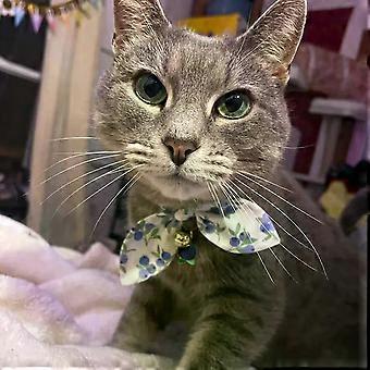 Modisches Haustierhalsband für süße Katzen und Welpen mit Glöckchen und Blaubeeranhänger, verstellbar, bedrucktes Schleifenhalsband, Sicherheitszubehör für Haustiere
