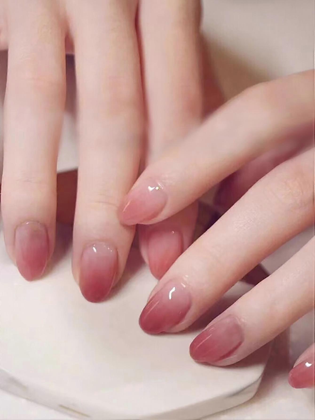 Glossy Artificial Nail Solid Color Gradient Red Nail Set Easy To Wear Bonus: Get a free professional-grade nail file worth 5 with your purchase
