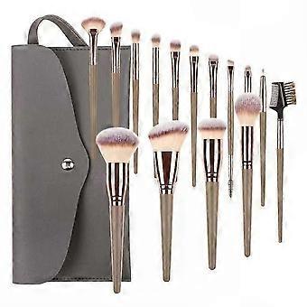 15-delige cosmetische toolset met metalen handgrepen en synthetische borstelharen, geoptimaliseerd voor een naadloze blending van het gezicht en het definiëren van wenkbrauwen.