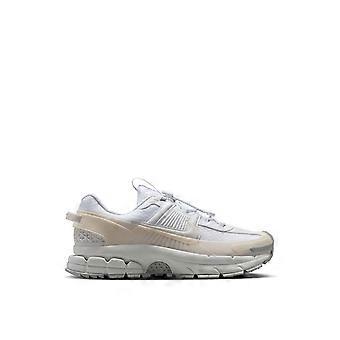 Zoom Vomero Roam Sneakers