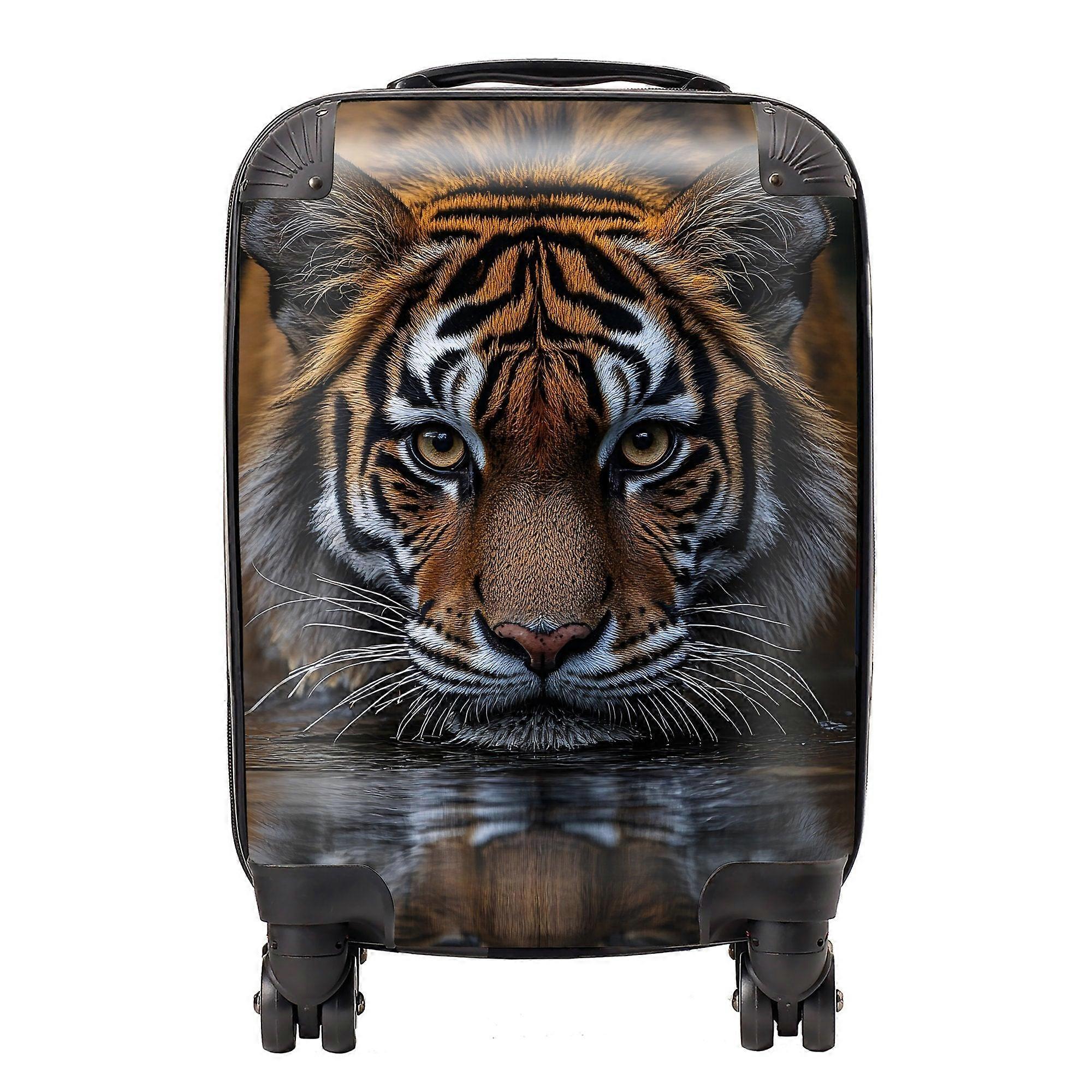 Finn Wilder: 00040 Suitcase