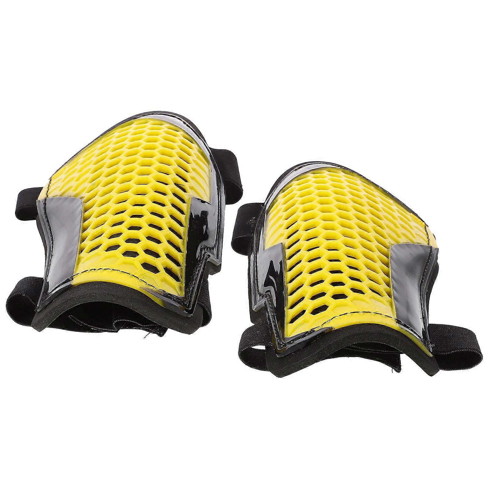 Soccer Pads for Protection Comfortable and Breathable Adult Shin Guards Made of Resin 1 Pair