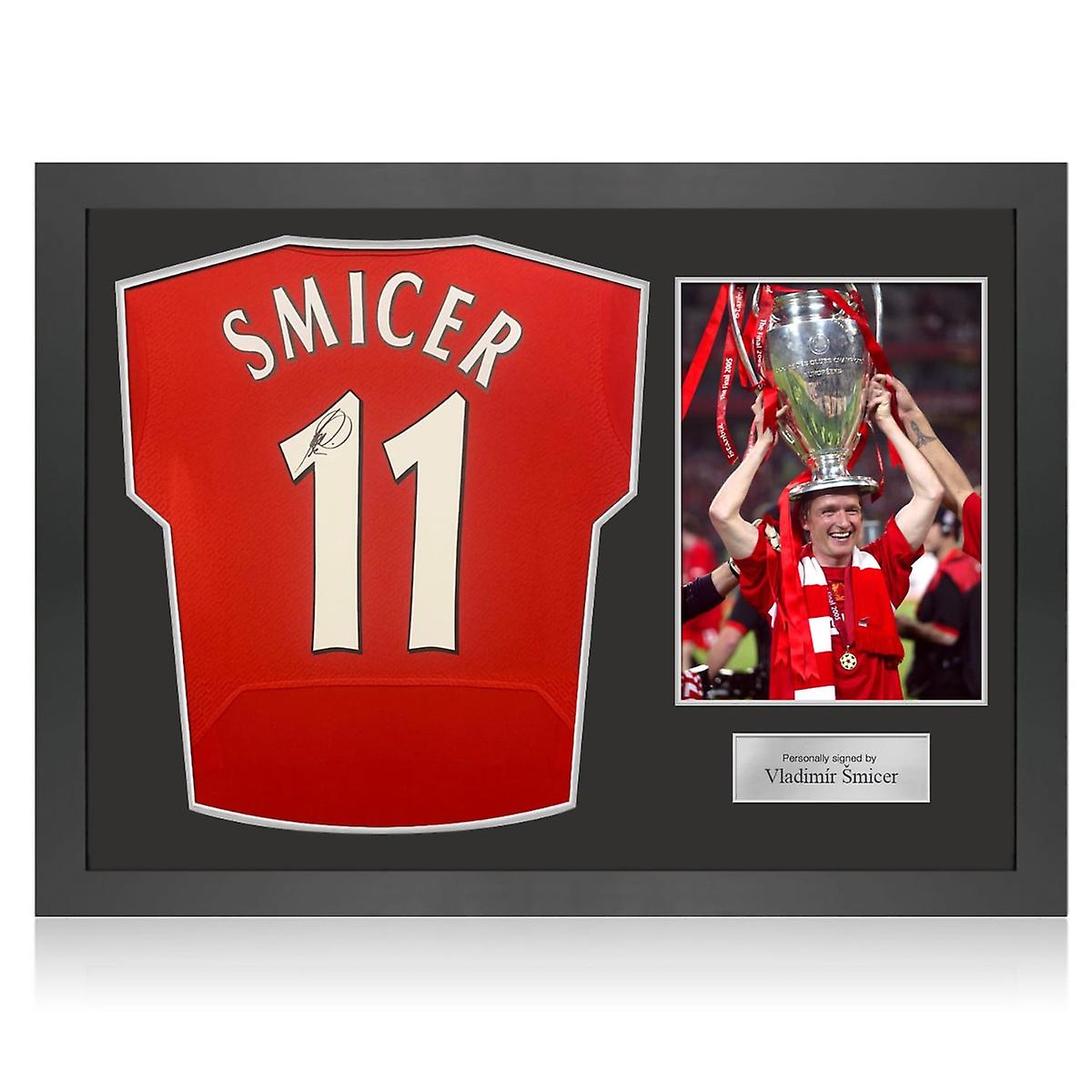 弗拉基米尔·斯米克 (Vladimir Smicer) 签名的利物浦 2005 年足球球衣。图标框架