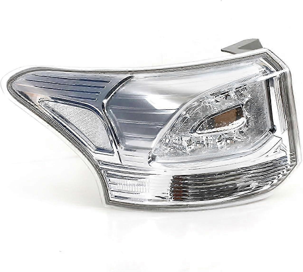 Mitsubishi Outlander 2015 Rear Bumper Light Right Side