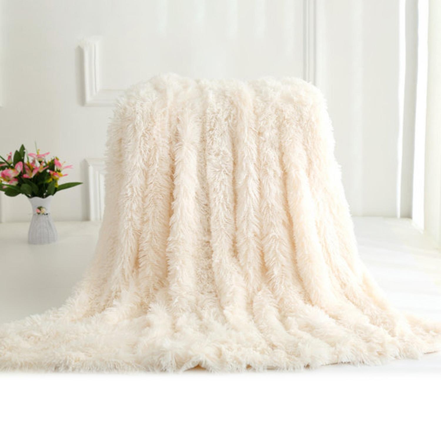 Long Fur Throw Blanket Super Soft Long Shaggy Faux Fur Lightweight Warm Cozy Plush Fluffy Decorative