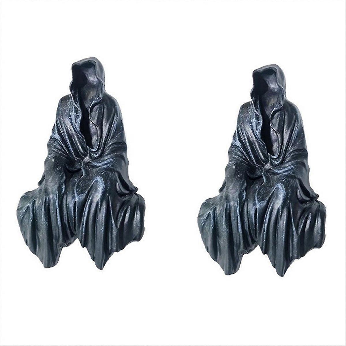 Sitting on a ghost figurine Reservation corner Bookshelf decoration