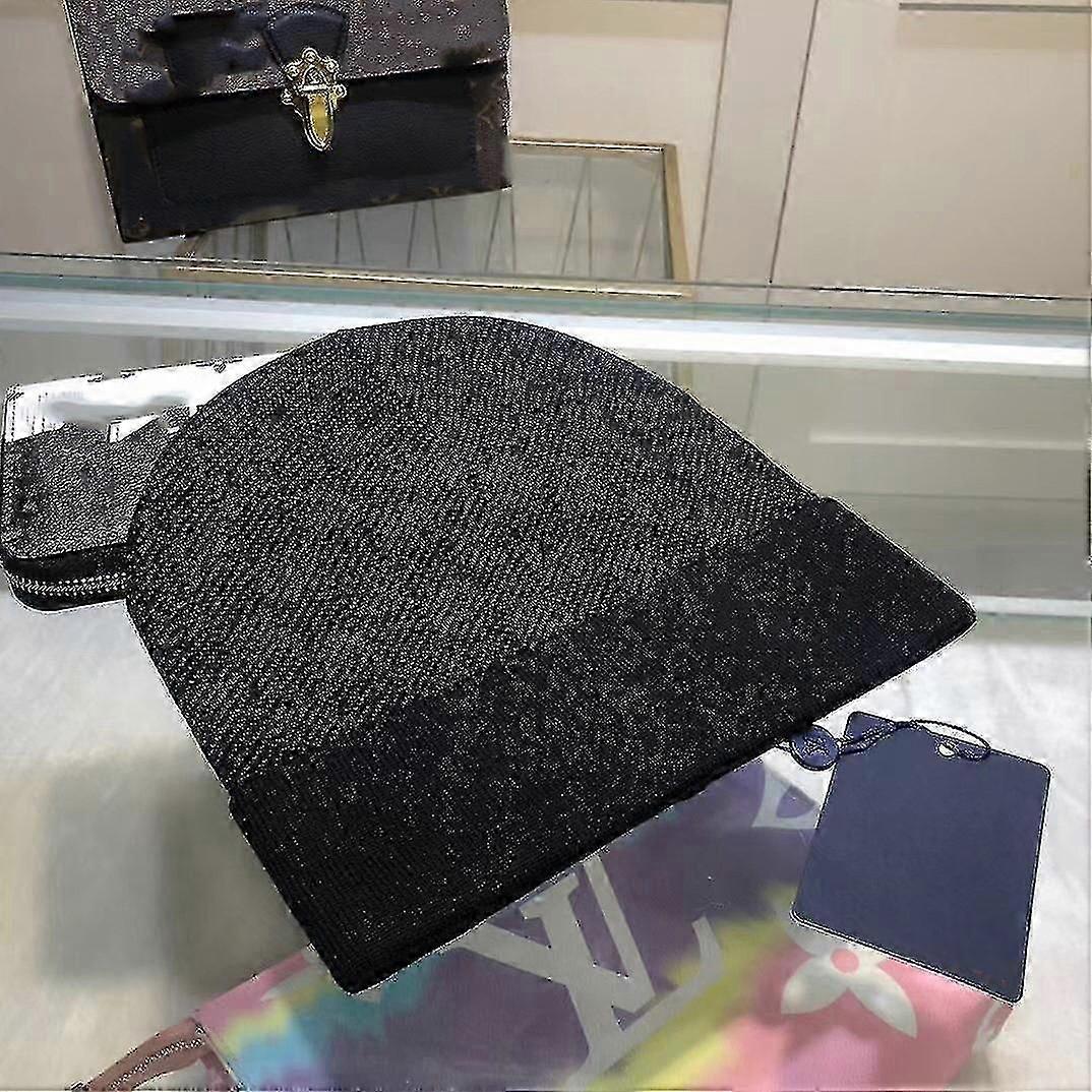 Designer Letter Printed Checkerboard Winter Cap Soft Warm Knitted Beanie Hat
