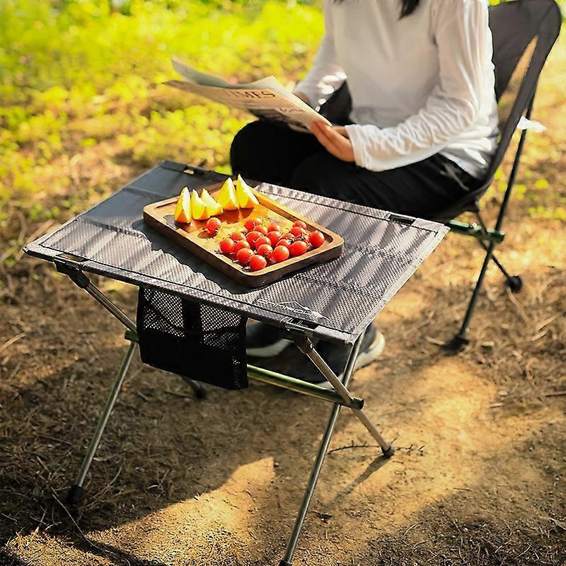 Portable oxford fabric folding table with aluminum support, with side pocket, for camping or barbecue