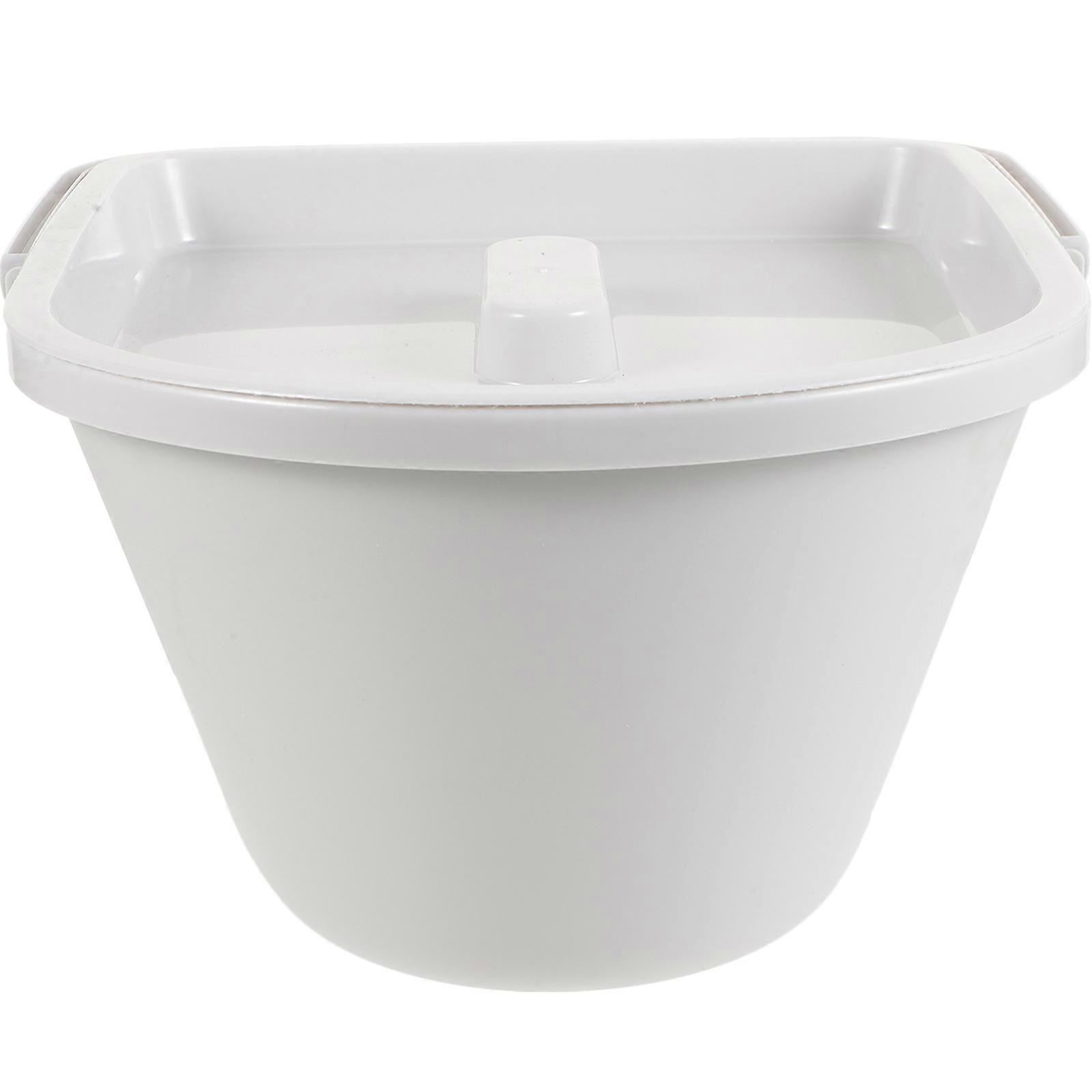 It looks like you're describing a product commonly used for in home care or personal convenience — a **portable elderly spittoon / chamber pot /