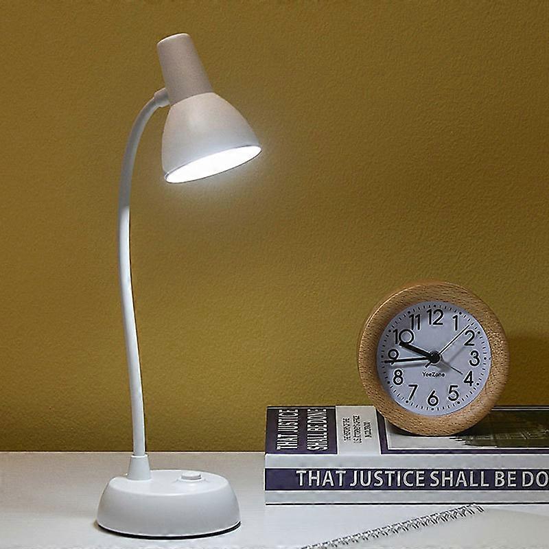 Student-Friendly Clip-On LED Lamp with Eye Protection (Battery-Powered)