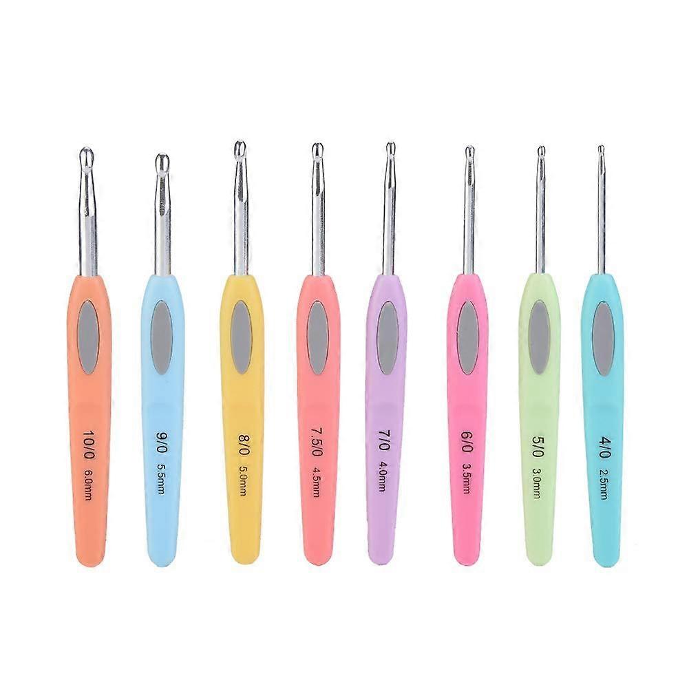 Aluminium crochet hooks Set Ergonomic soft plastic handle handle knitting needles smooth yarn hooks for the craft enthusiasts 8 sizes random color