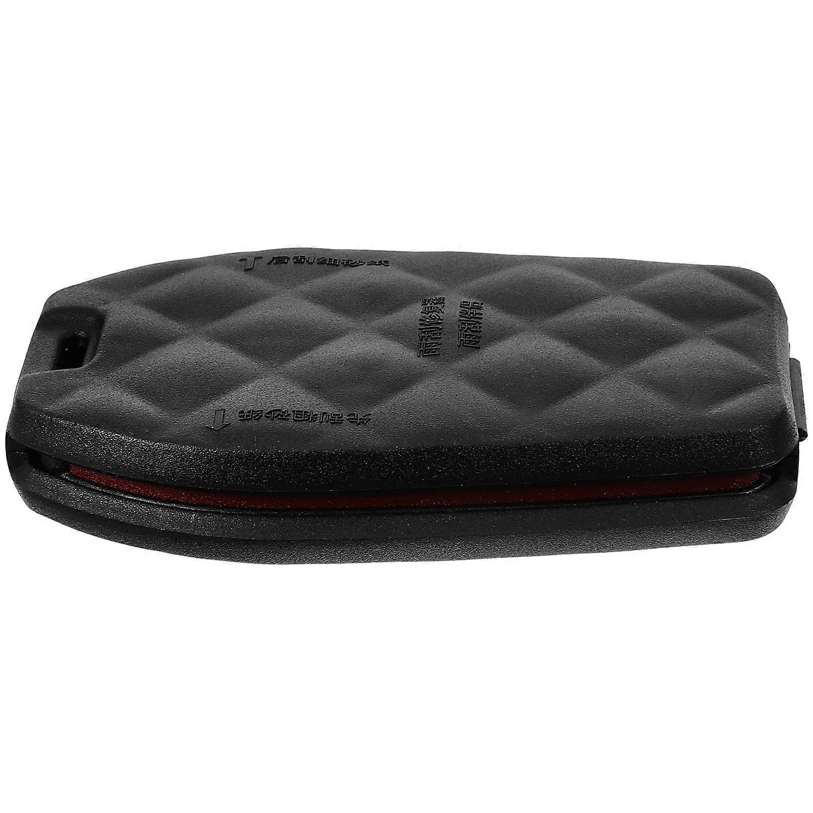 Compact Car Wiper Cleaner Tool Combining Practicality and Durability