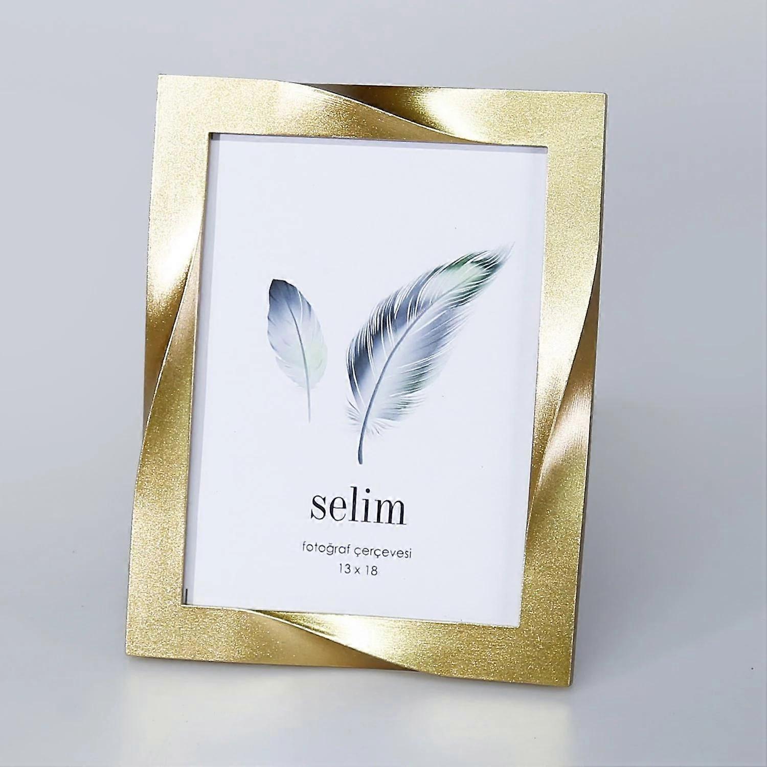 Curved Picture Frame
