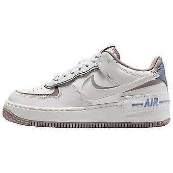 Scarpe da skateboard Nike AF1 Shadow in pelle con ammortizzazione, da donna, beige IO7594-101
