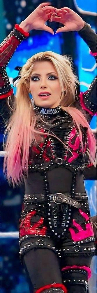 ALEXA BLISS FB0698