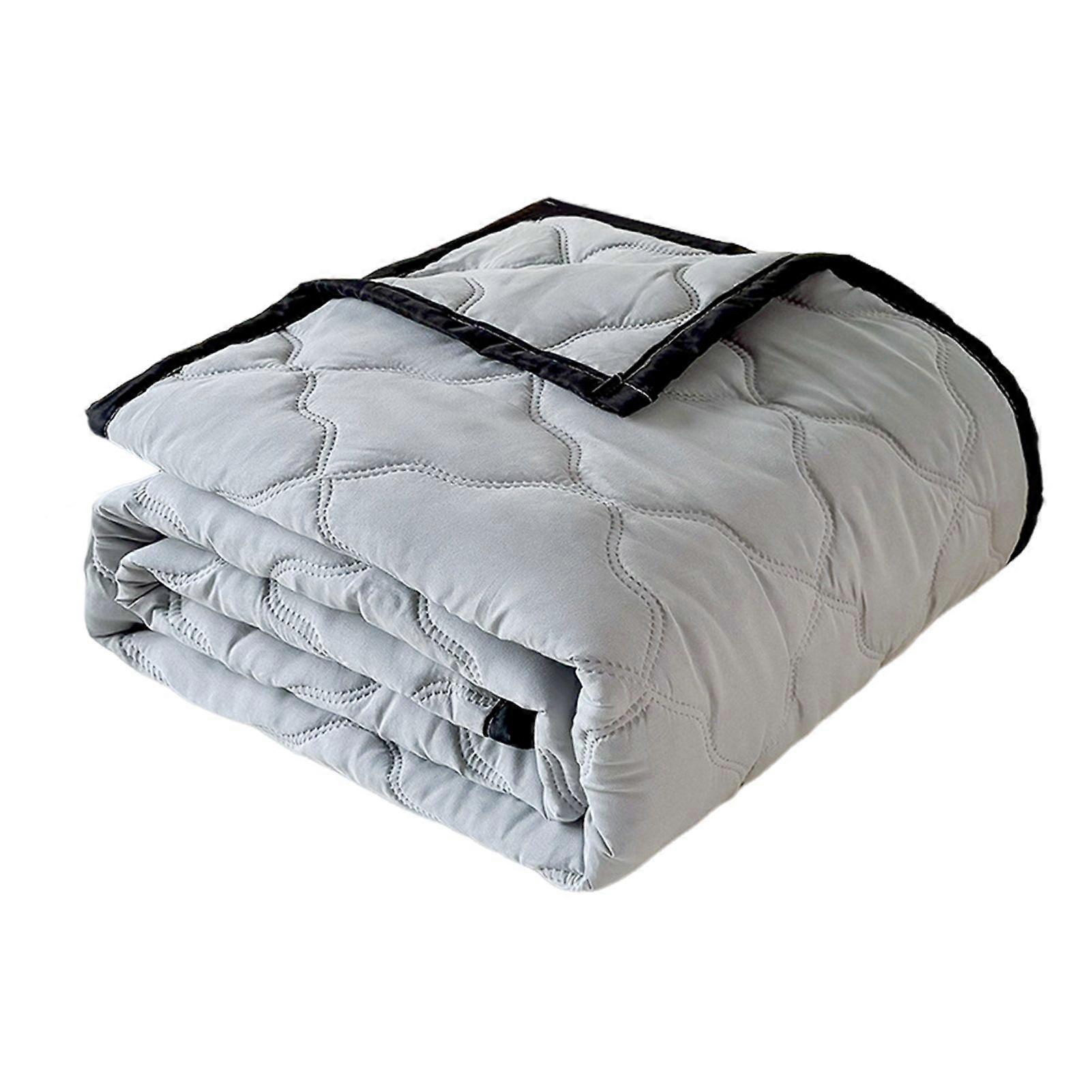 Summer Quilt Lightweight Filling Breathable Bedroom Quilt Cooling Effects Quilt Refreshing Sleep Solution