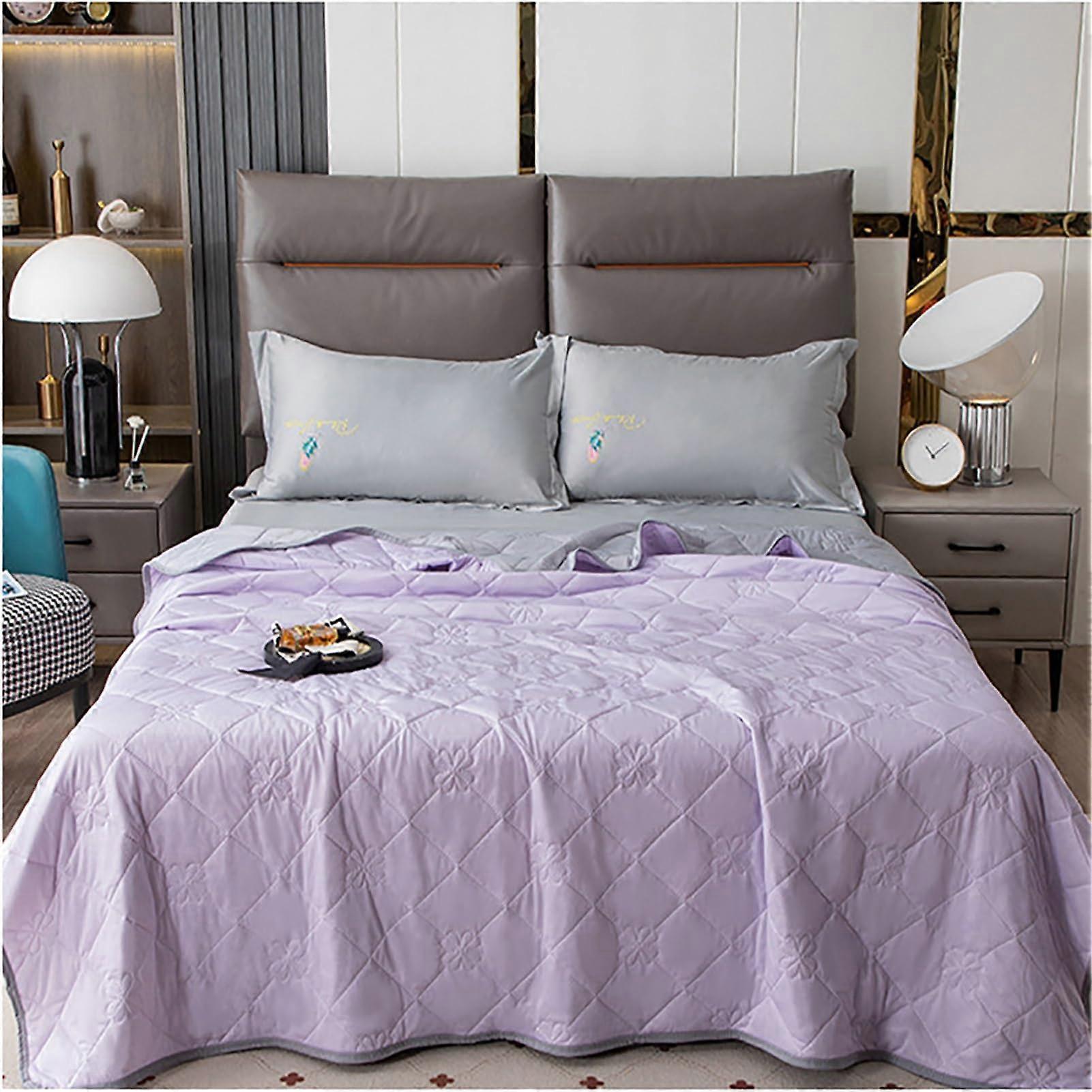 Cooling Blanket For Travel, Portable Cooling Blanket Keeps You Cool On The Go, 200 x 230 cm Purple