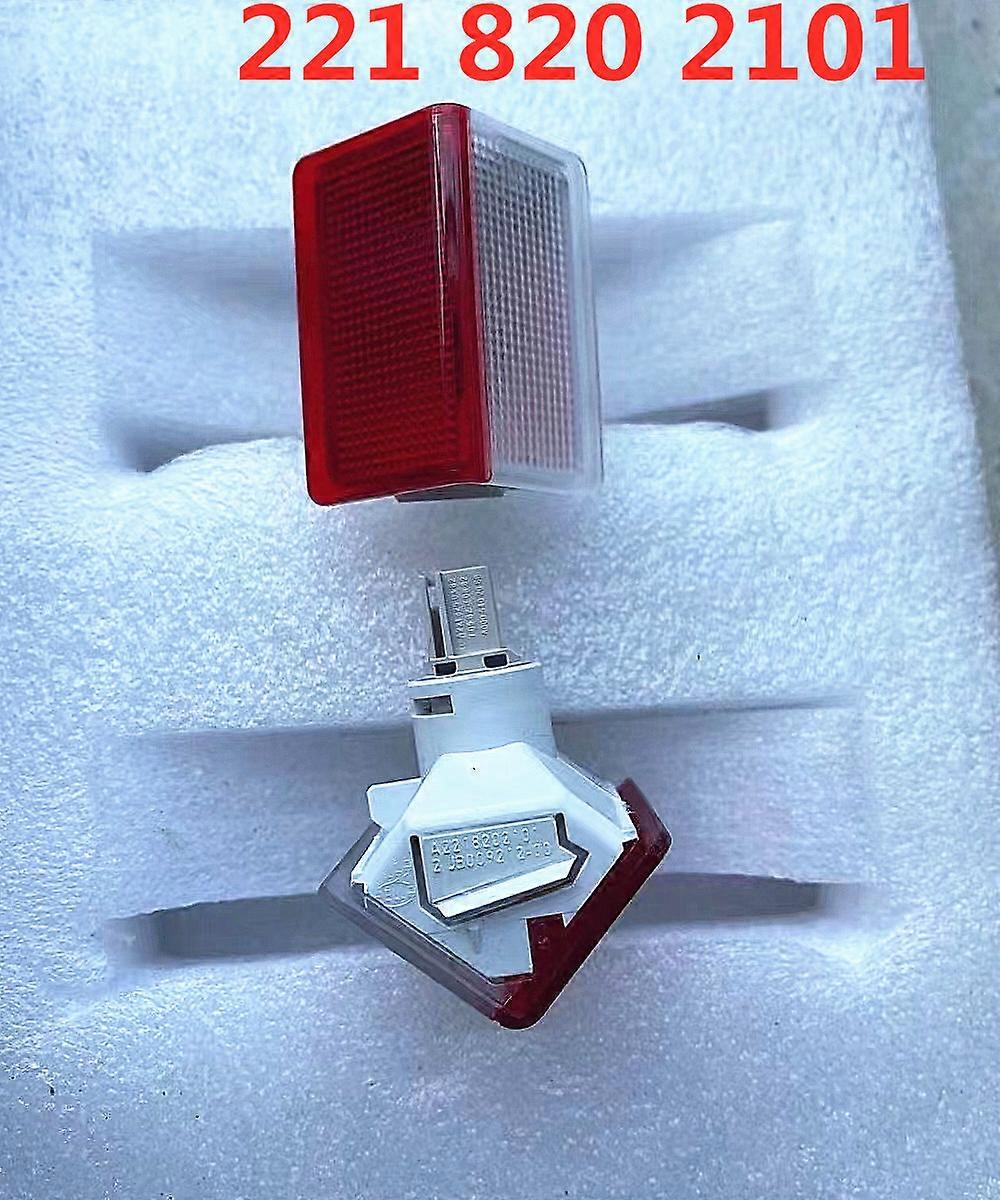 REAR Car Air Intake BOOT LID COMPARTMENT LIGHT LENS for MERCEDES GLA W117 E350 E550 A207 A2218202101 2218202101