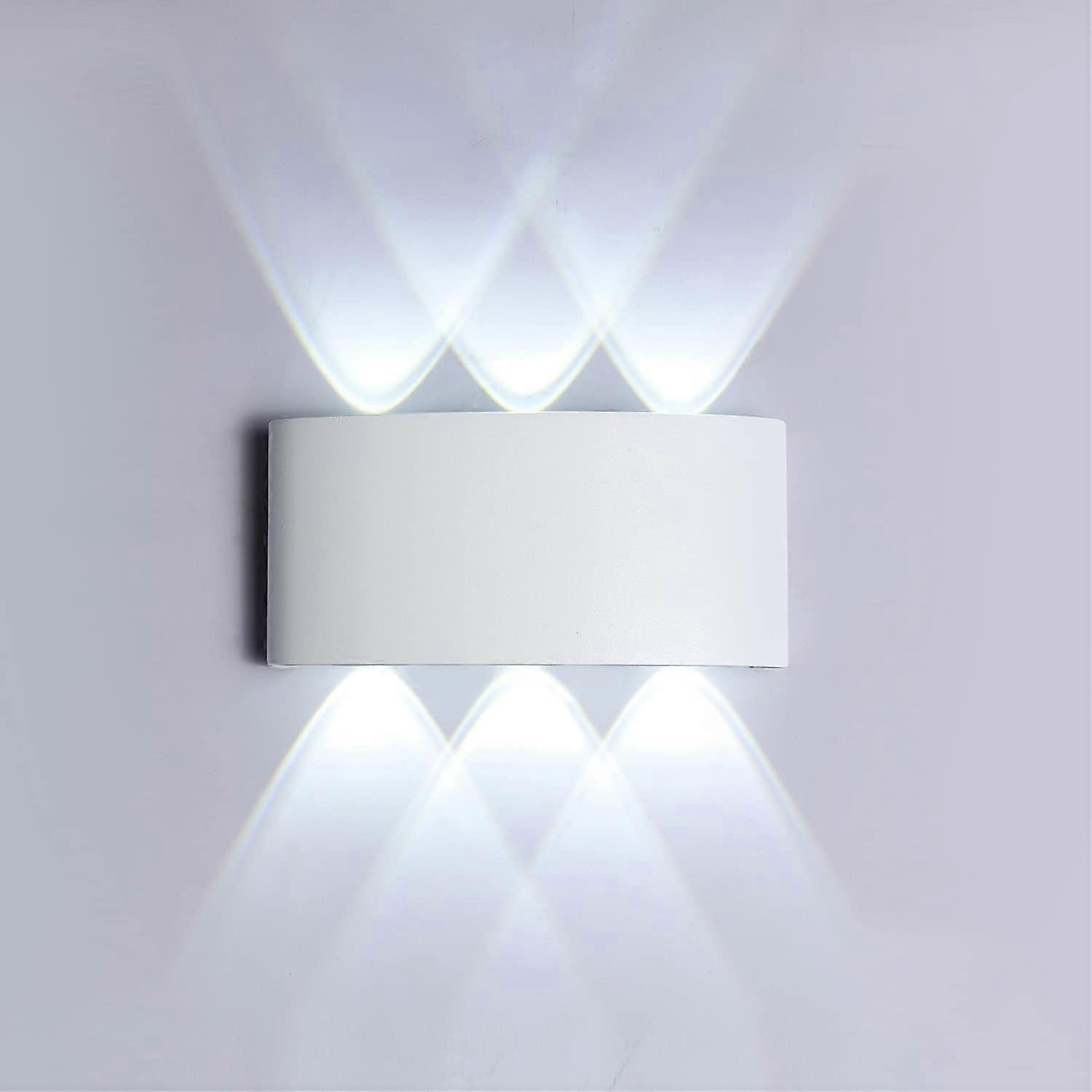 Sophisticated Modern Aluminium Wall Sconce