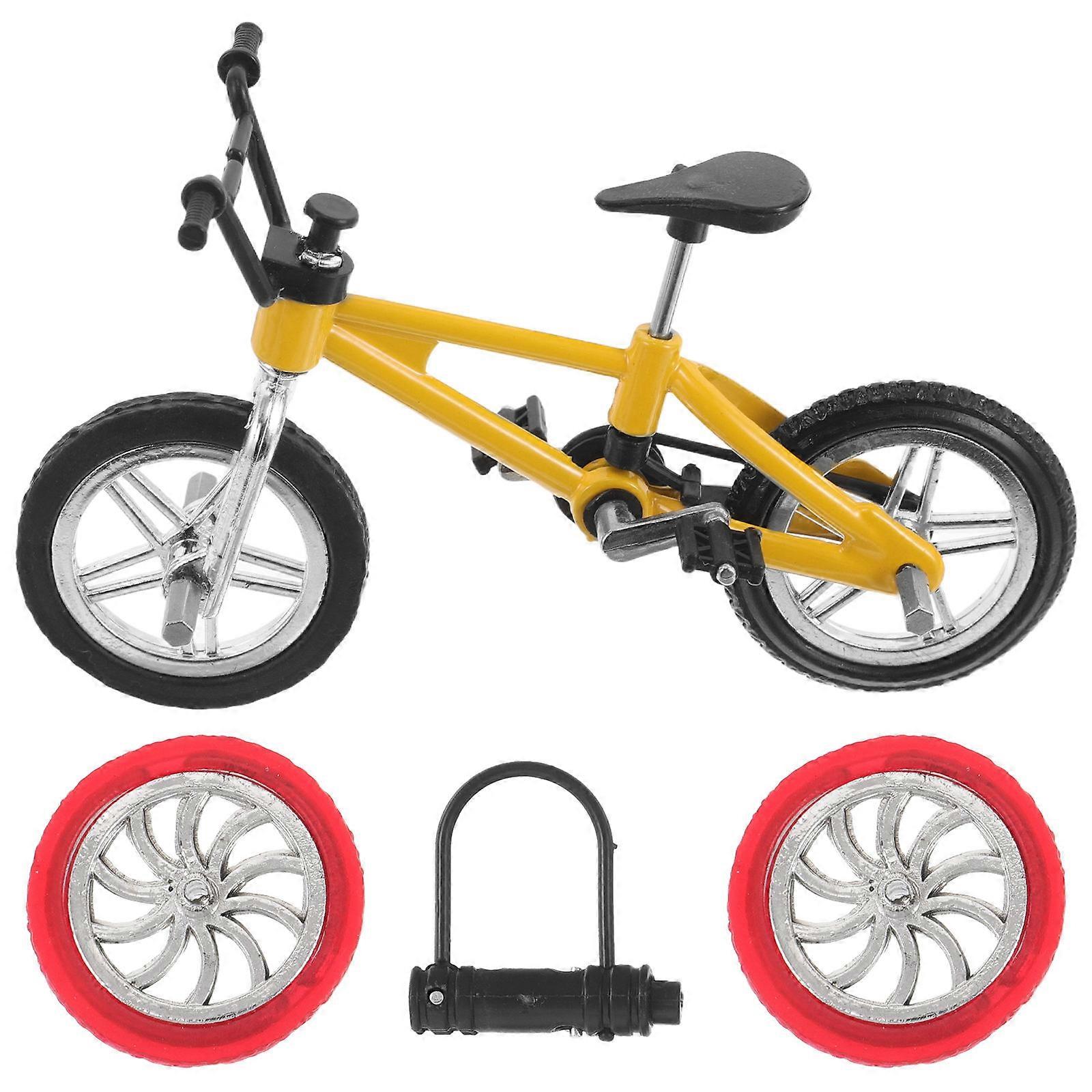 Miniature Bike Model Ornaments For Party Favors And DIY Projects In Alloy Material With 10.00X7.00X4.00CM Dimensions 1 Set