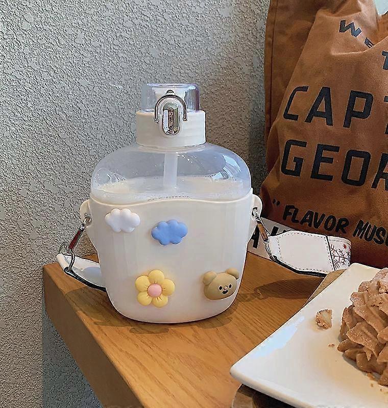 Summer portable large-capacity sports bottle flat bouncing plastic cup [700ML*white] cup