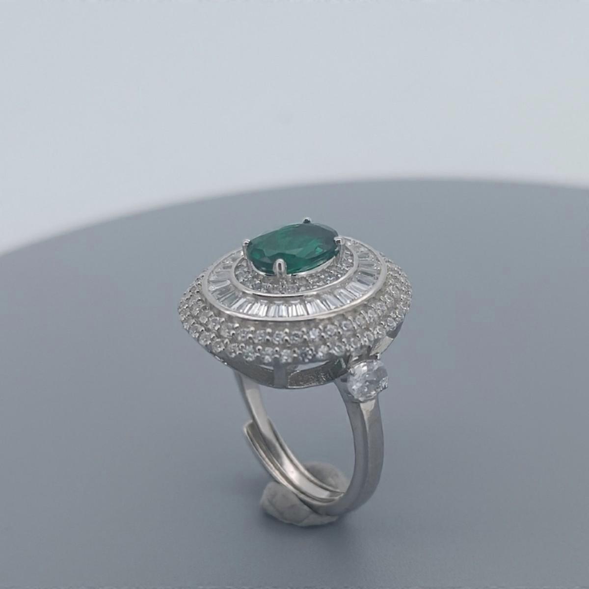 S925 Sliver ring with Lab-Created Emerald and Oval Cut Zircon for Women,Statement ring