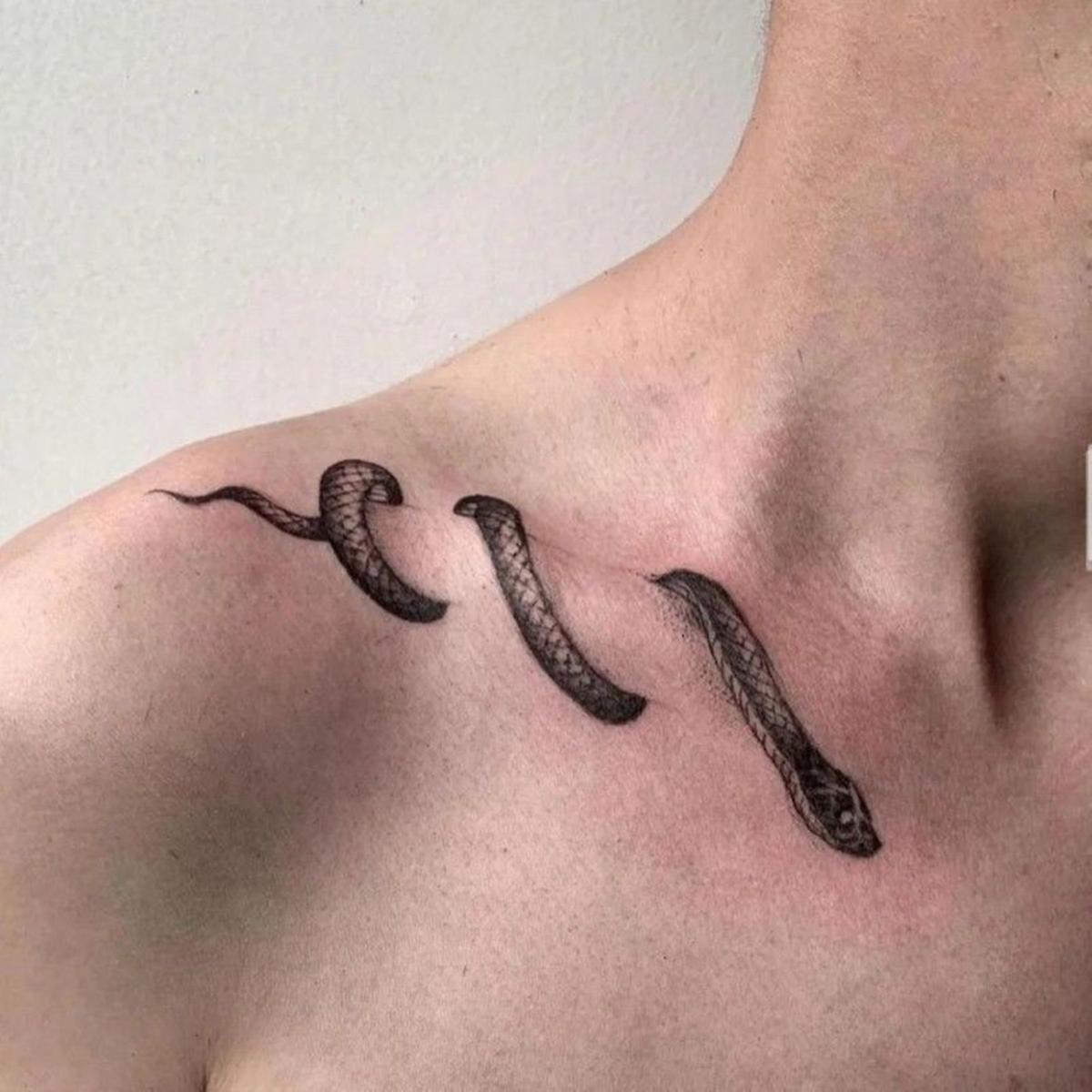 Make A Bold Statement With A Waterproof Snake Pattern Temporary Tattoo!