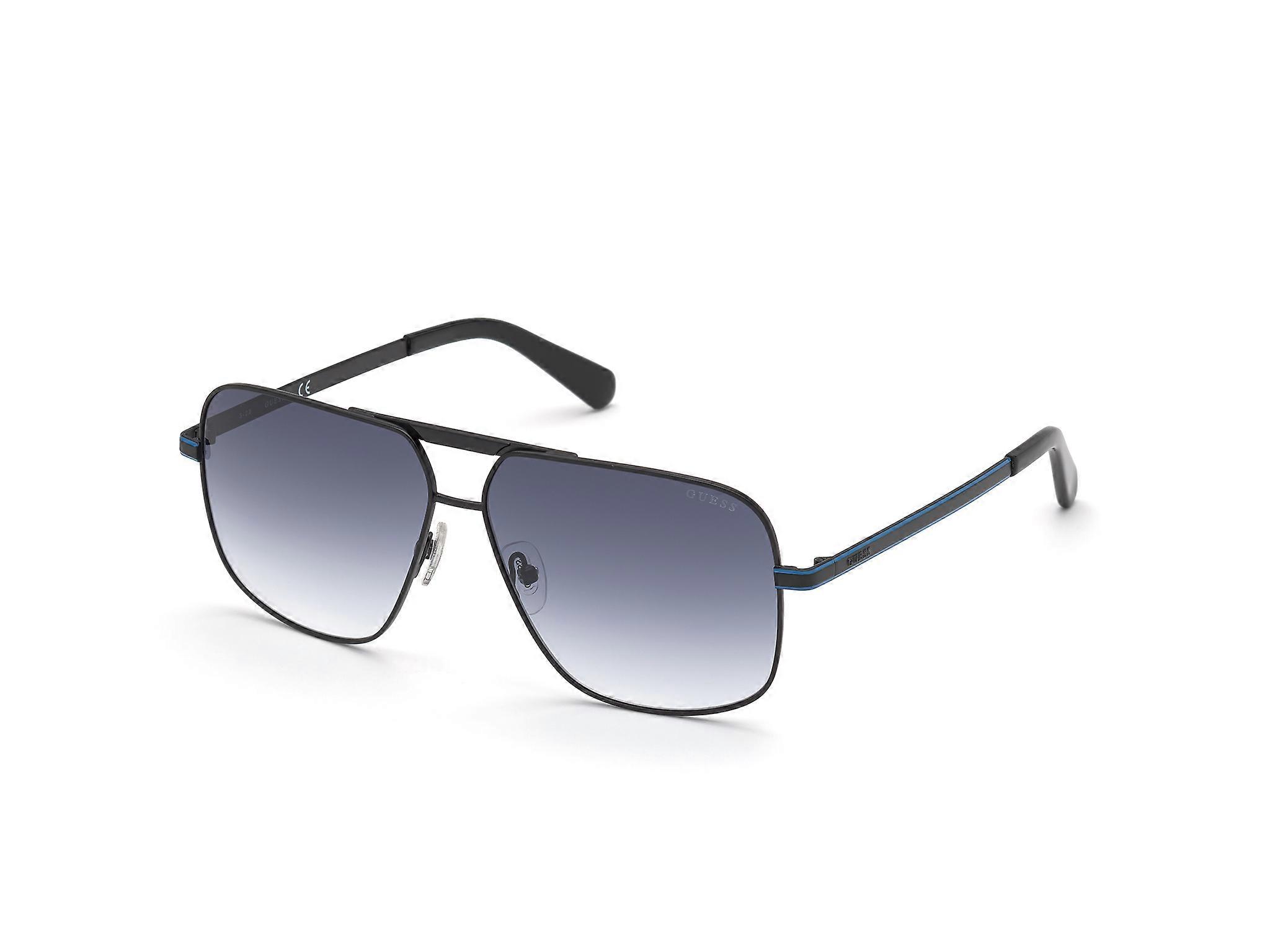 Sunglasses Guess GU00026 02W matte black 61/12/145 MAN