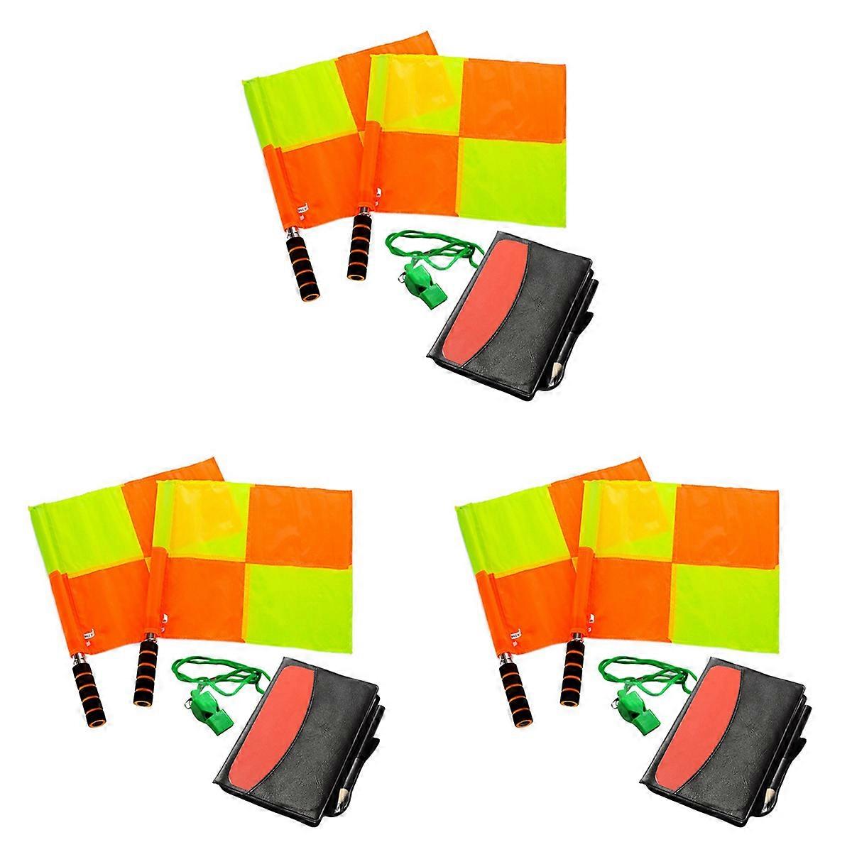Carnet de notes pour arbitre de football avec carton rouge et jaune et sifflet