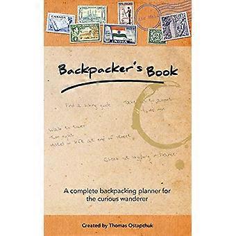 Libro del viaggiatore con lo zaino in spalla