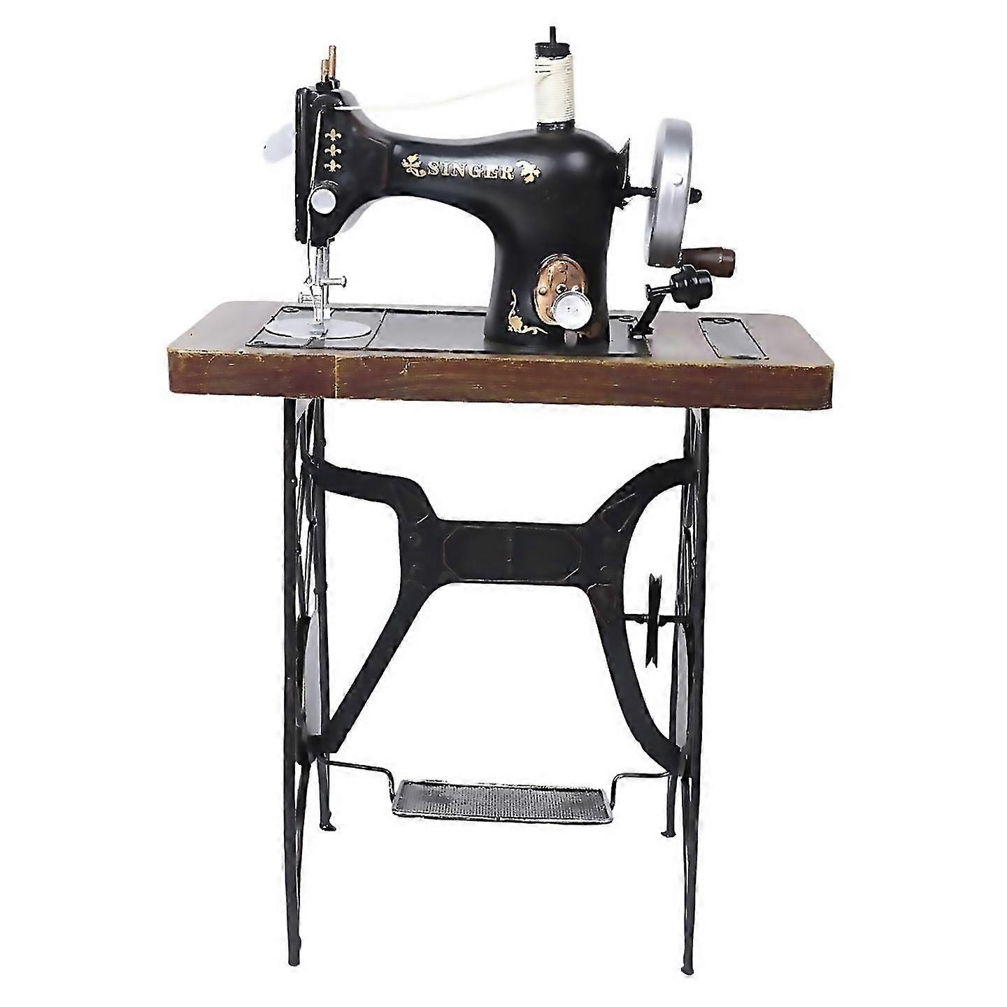 Για τις vintage χειροτεχνίες παραθύρων καταστημάτων καταστημάτων ραπτομηχανών σιδήρου μοντέλων