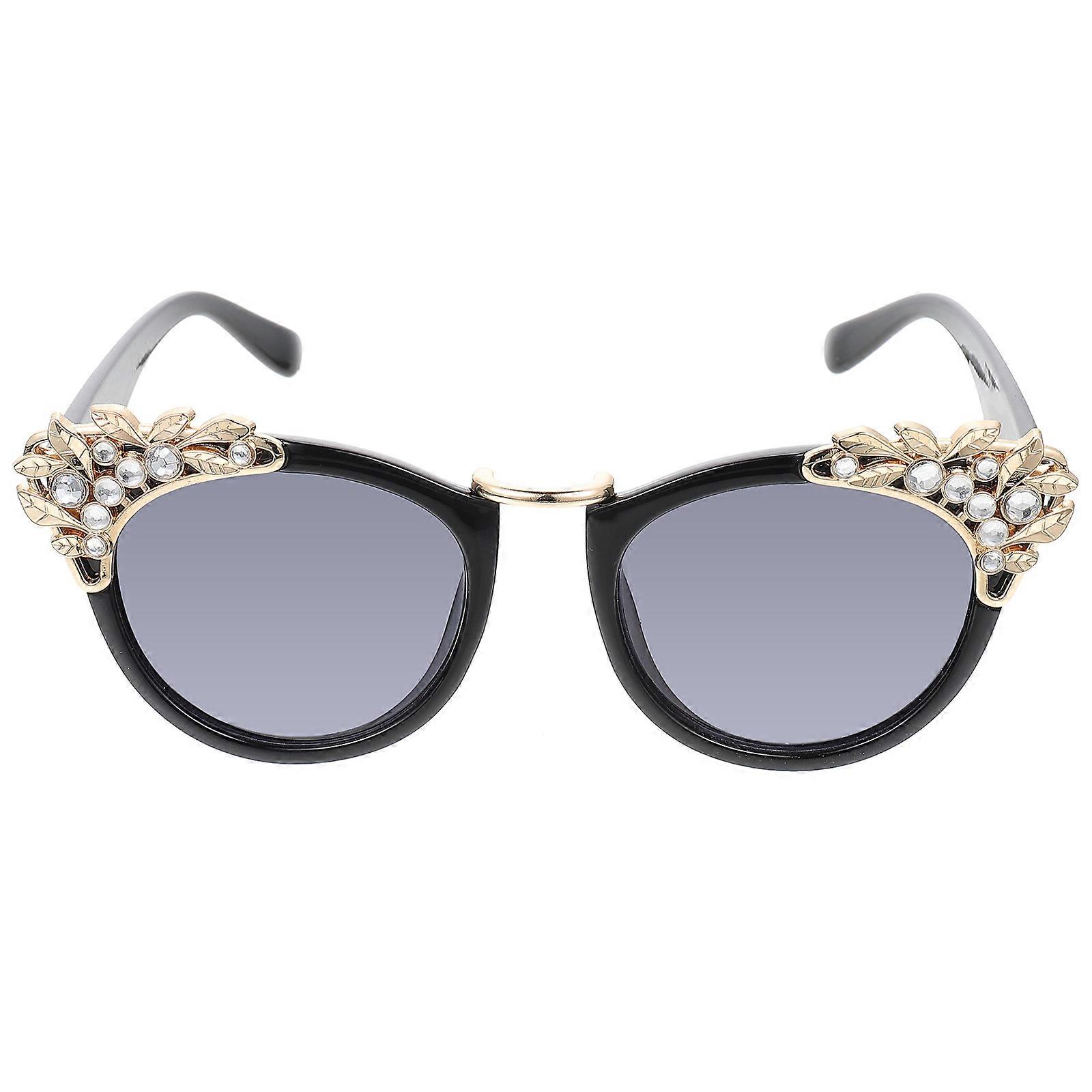 Sunglasses for Women's Summer Style, Blending Unique Design with Practical Features
