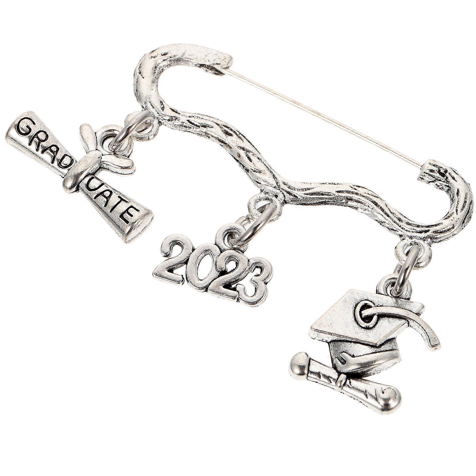 Elegant Graduation Themed Brooch Pin with Doctoral Cap and Certificate Charm for Classmates, Teachers, and Graduates – Perfect for Graduation Parties
