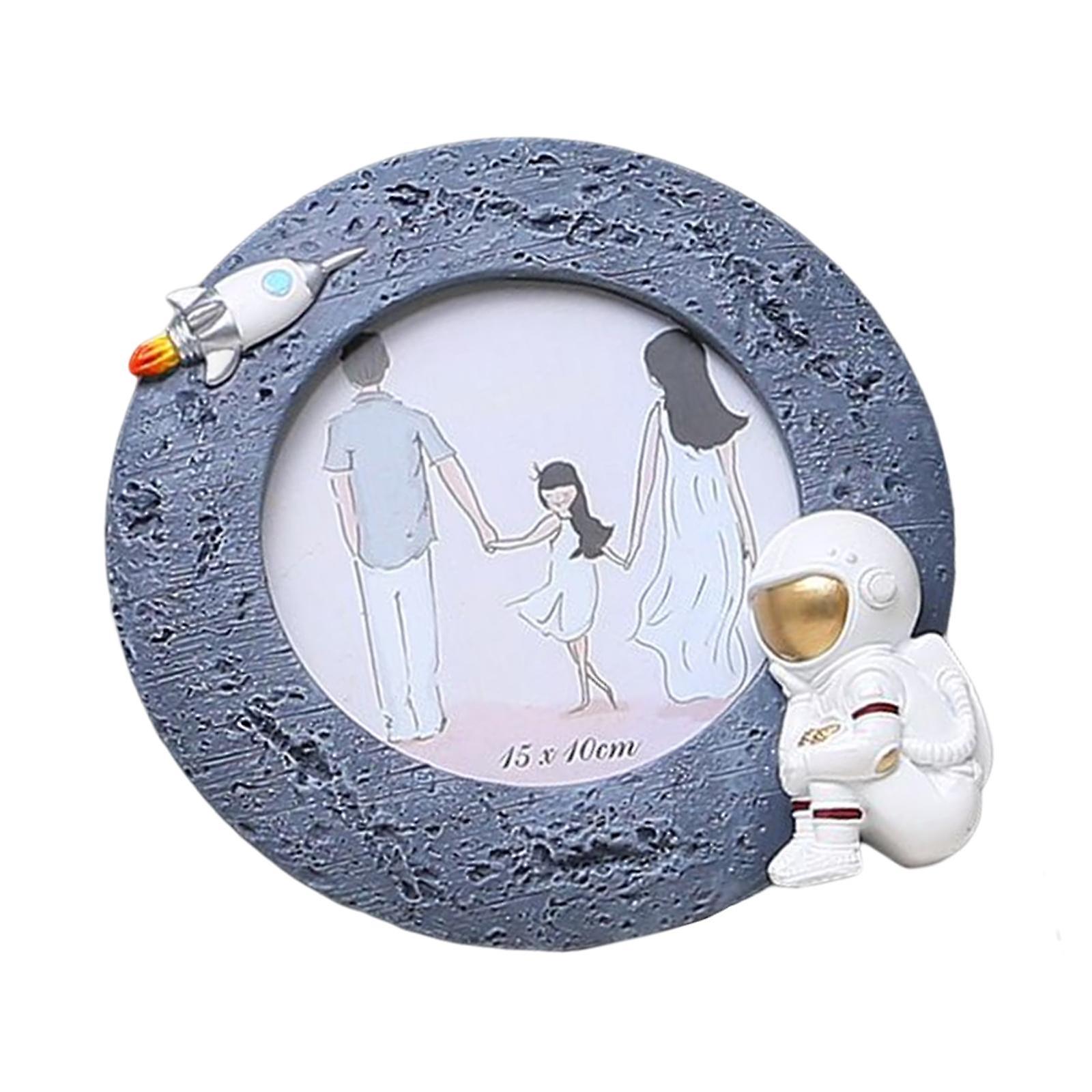 Resin Astronaut Photo Wall & Table Top Frames Photo Holder for Home 4inch