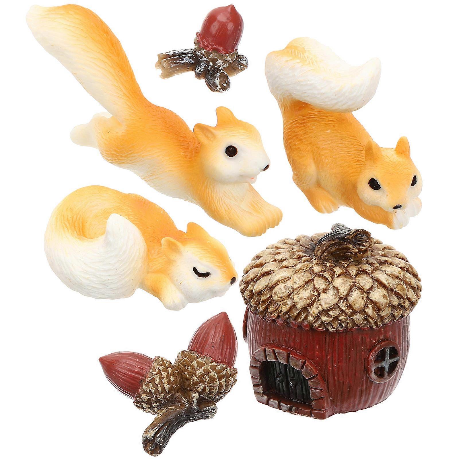 Miniature Squirrel Figurine for Tabletop Decor with 18Pcs Resin Figures