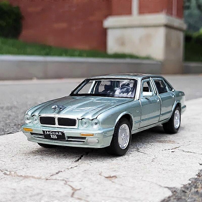 1:32 Jaguars XJ6 Alloy Car Model Diecast & Toy Vehicles Metal Car Model Simulation Sound and Light Collection Childrens Toy Gift Toy Cars