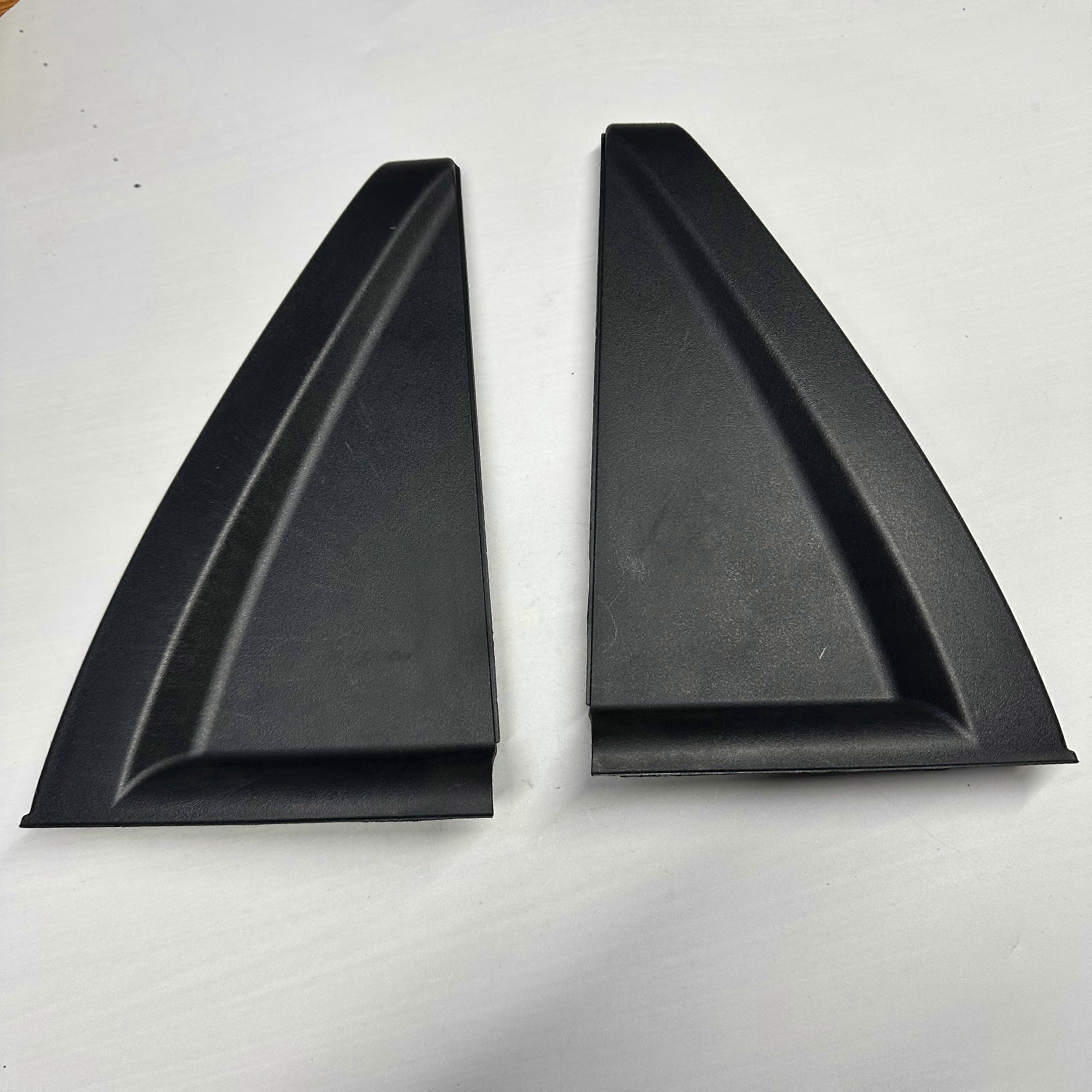 838301F001 838401F001 الباب الخلفي خارج Delta Moldings غطاء تقليم ثلاثي الزوايا LH RH لكيا سبورتاج 2006-2010 83830-1F001