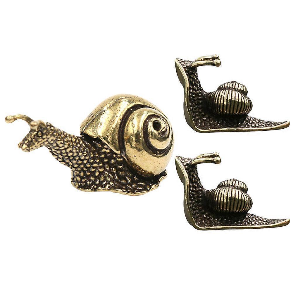 Vintage Brass Snail Adornment For Desktop And Outdoor Decoration In Golden Finish With Unique Retro Snail Design 6 Pcs