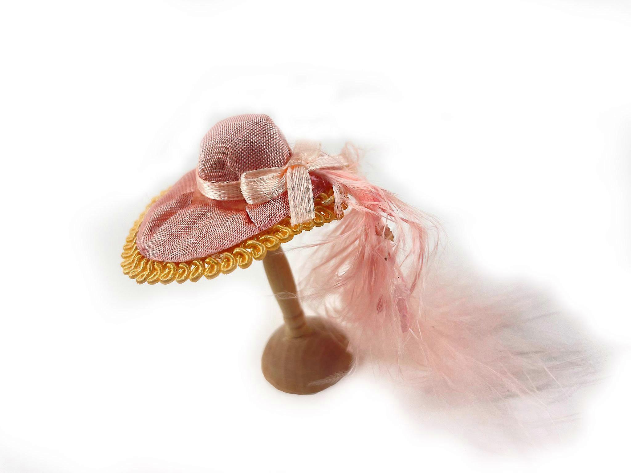 دمى البيت الوردي قبعة مع ريشة & القوس ميلينرز متجر سيدة التبعي 