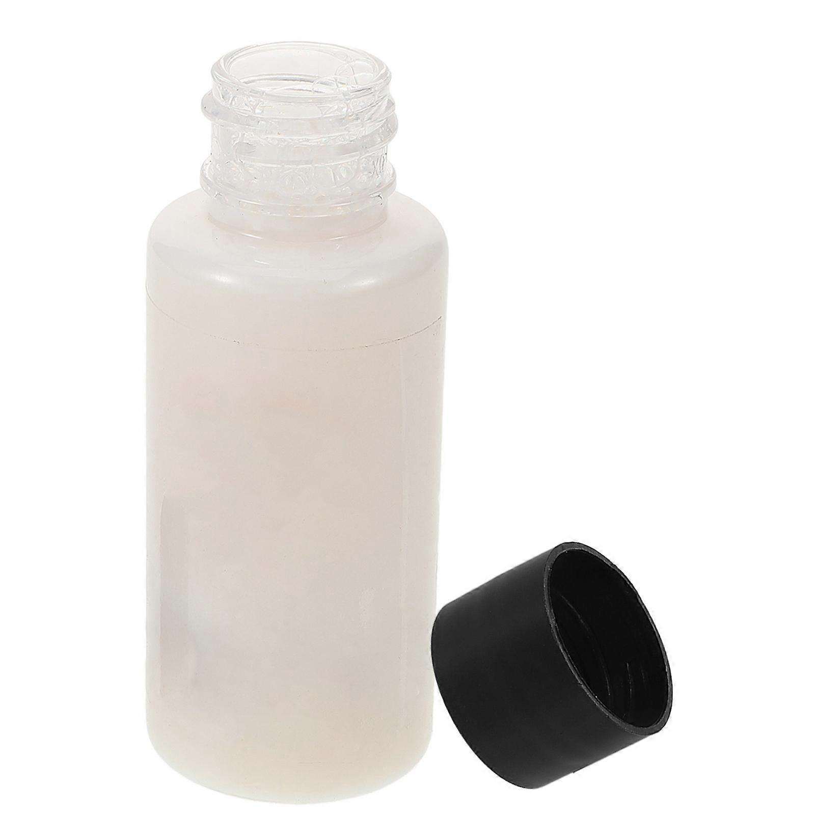 Hardener Liquid for Waterproofing and Enhancing Durability in White Plastic 1Set