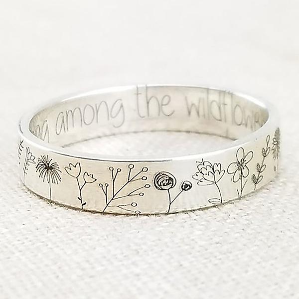 Vita ringar i set för bröllop