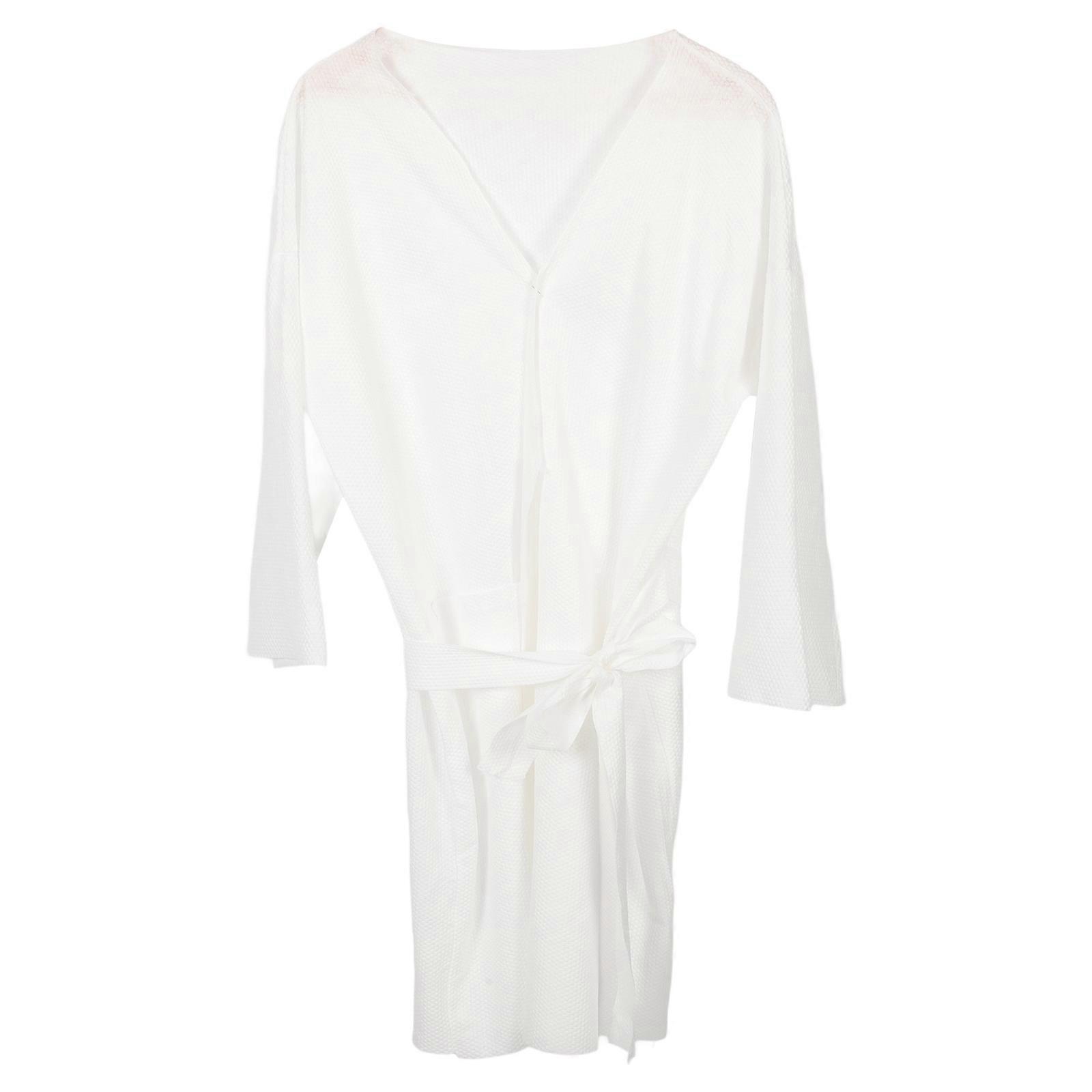Disposable Salon Bathrobe For SPA Users In White Color With Thickened Design 1 Set