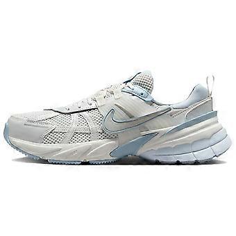 Nike V2K Run Atmungsaktive, flache Freizeit-Laufschuhe für Damen, Weiß/Grau, FD0736-009