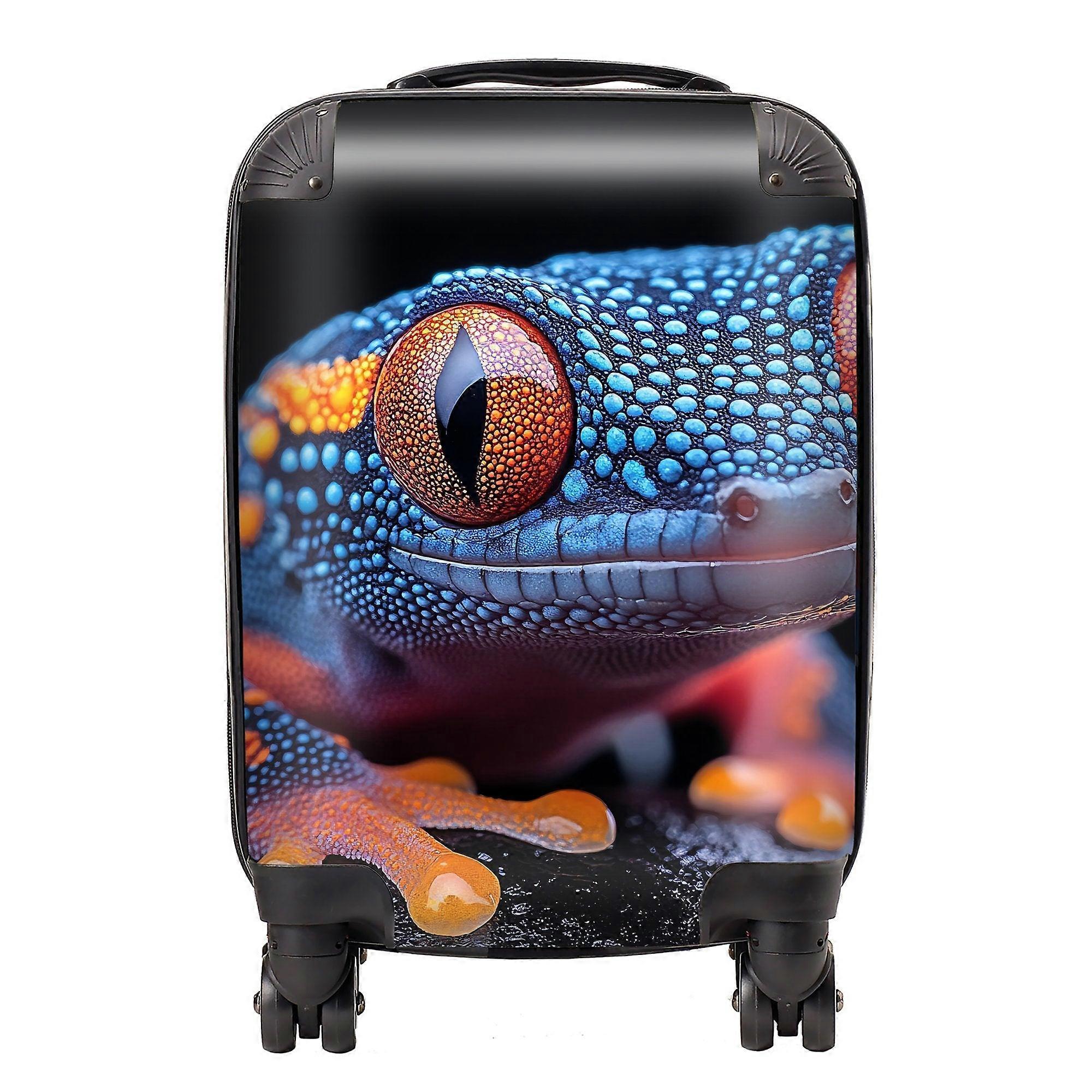 Finn Wilder: 00007 Suitcase