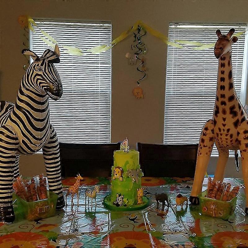 Frites Louis Vuitton et tête de bébé gonflable: l'incroyable fête de