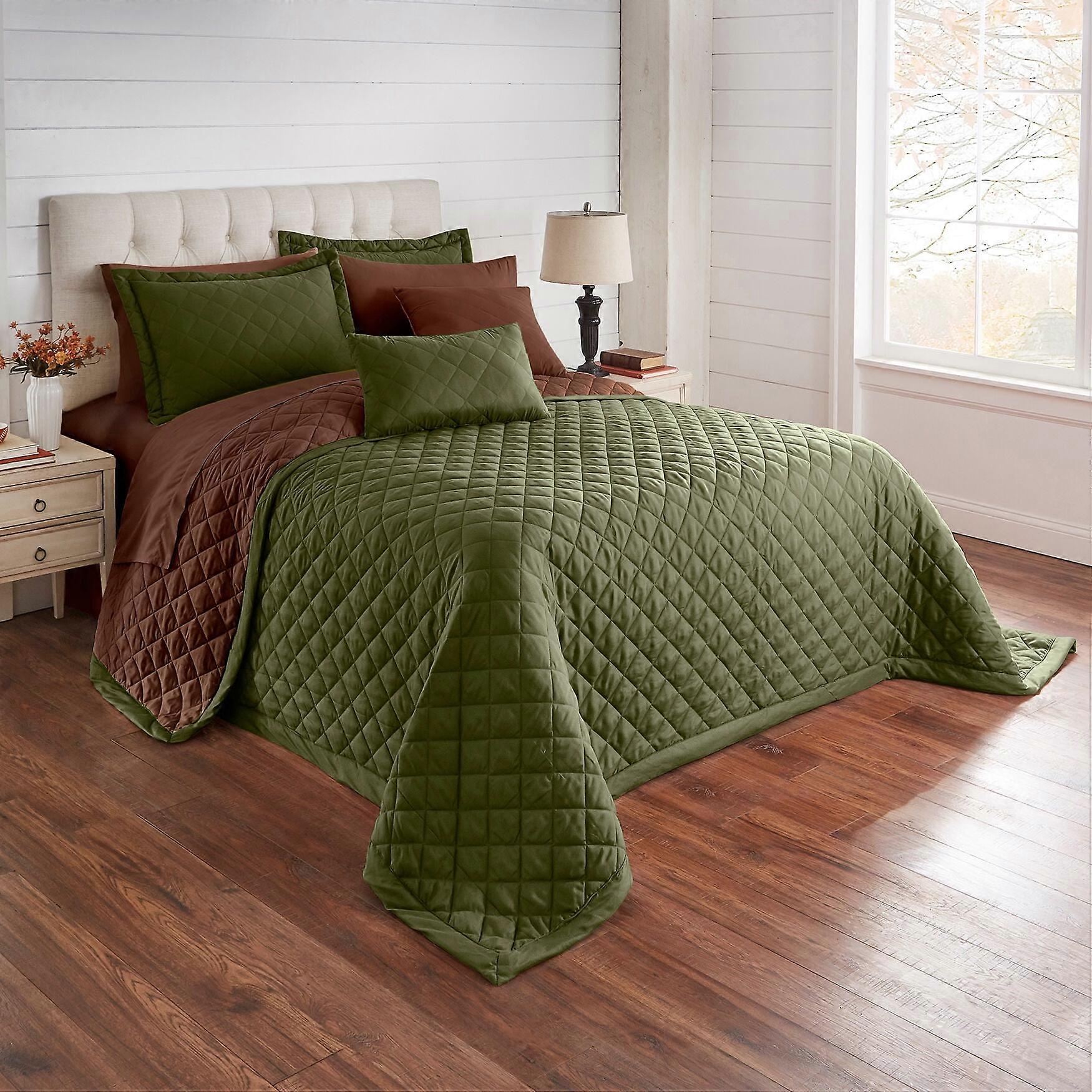 BrylaneHome Bedding BH Studio Reversible Two-Tone Ultra Soft Quilted Bedspread