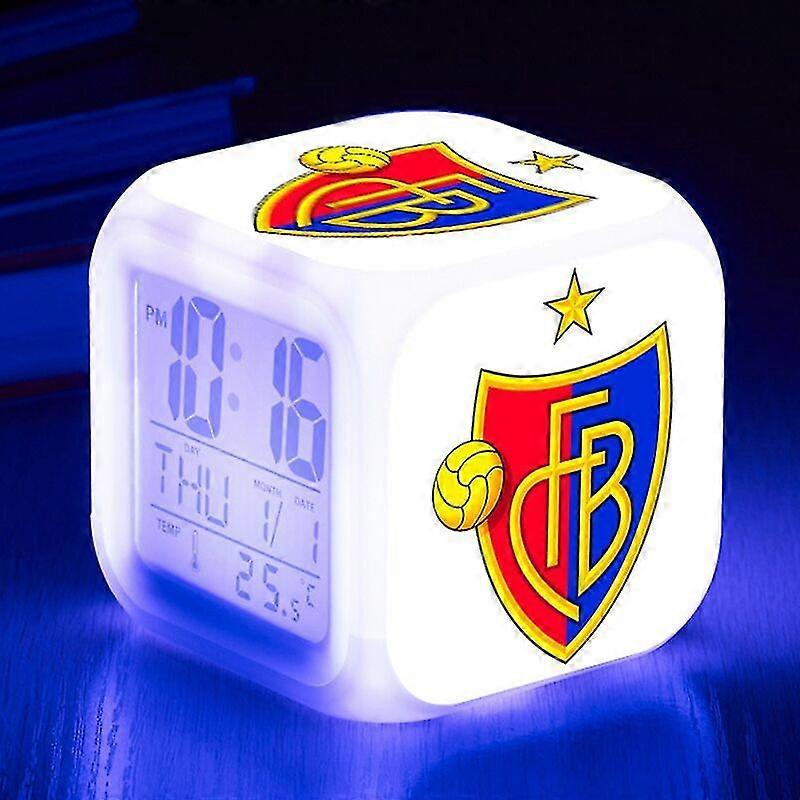 ワールドカップフットボールクラブデジタル目覚まし時計、カラフルなライト、目覚まし時計、正方形の時計が利用可能、適切なUSB充電、男の子と女の子への最高の贈り物