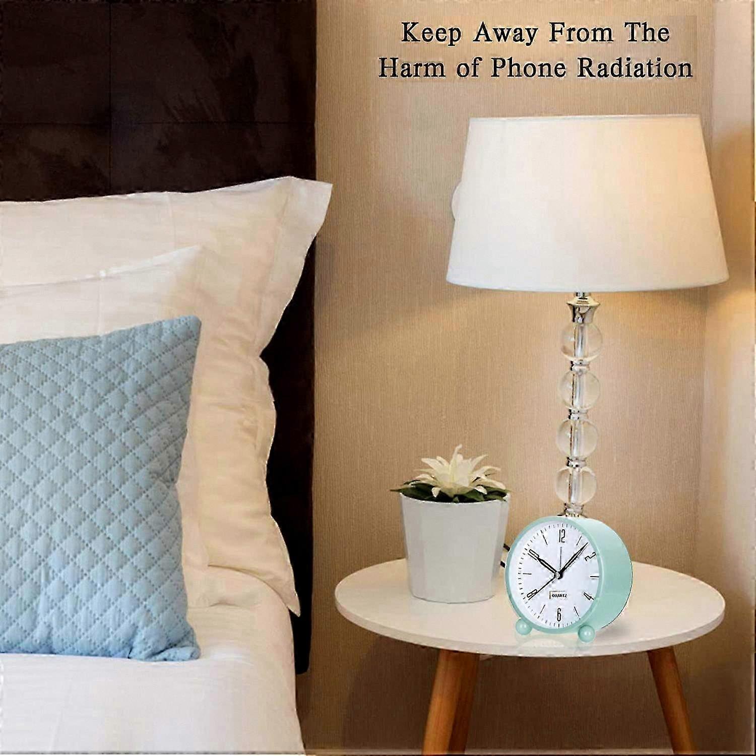 Silent Analog Alarm Clock with Soft Night Light for Bedroom, No Ticking Sound, Battery Powered