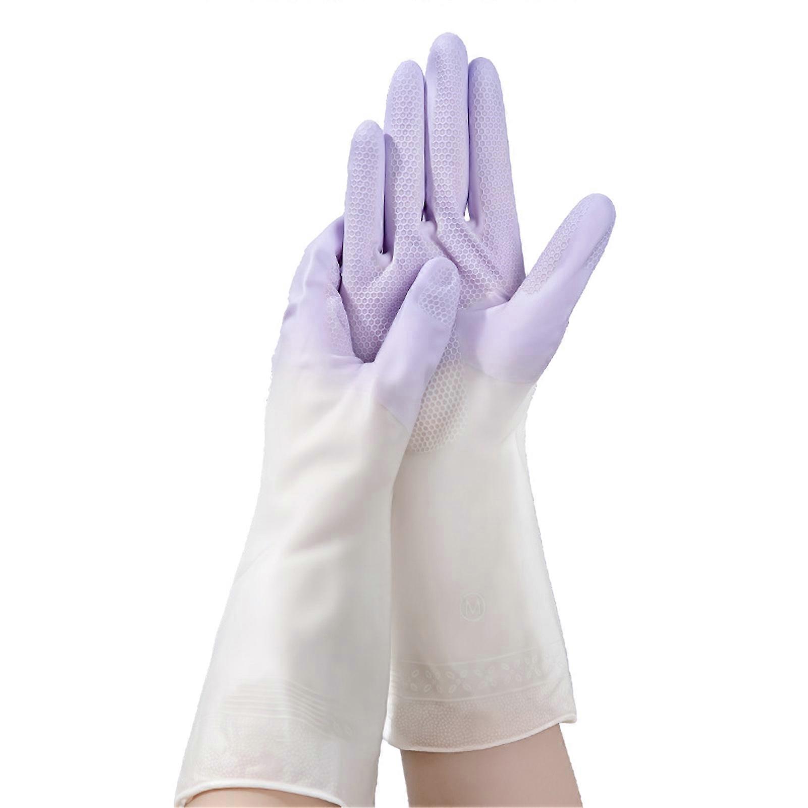 Gloves That Keep Hands Dry While Scrubbing Pots and Pans